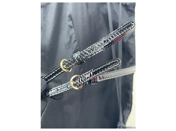 Miu Miu Kleid aus schwarzem Samt mit Neckholder - Ansicht 3