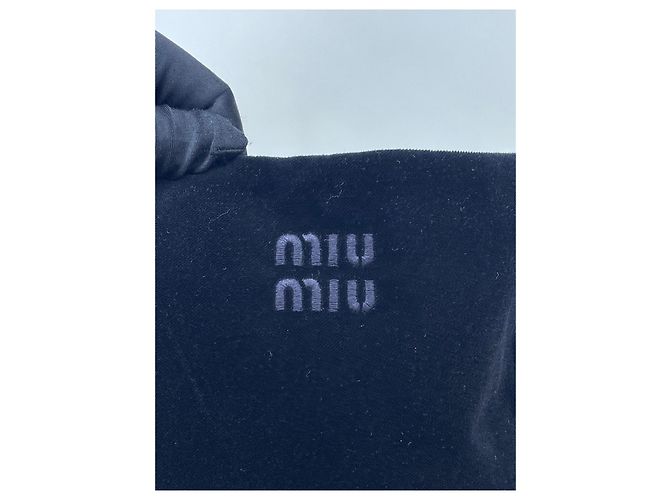 Miu Miu Kleid aus schwarzem Samt mit Neckholder - Ansicht 4