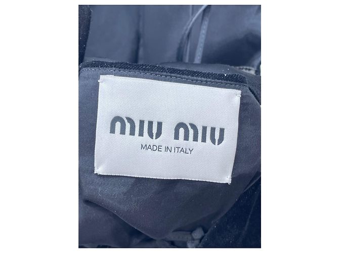 Miu Miu Kleid aus schwarzem Samt mit Neckholder - Ansicht 7