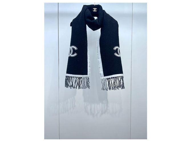 Sciarpa Chanel in Cashmere Bianco e Nero Double C - vista 4