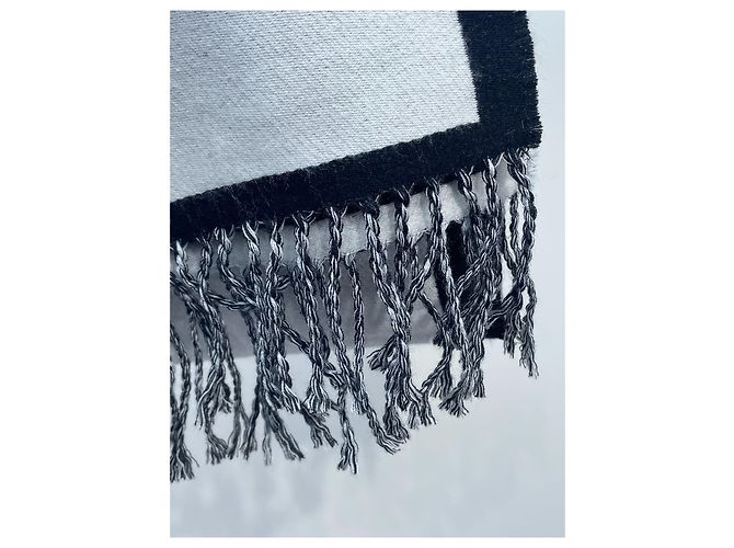 Sciarpa Chanel in Cashmere Bianco e Nero Double C - vista 6