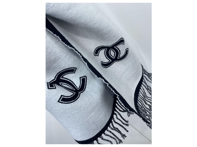 Sciarpa Chanel in Cashmere Bianco e Nero Double C - vista 7
