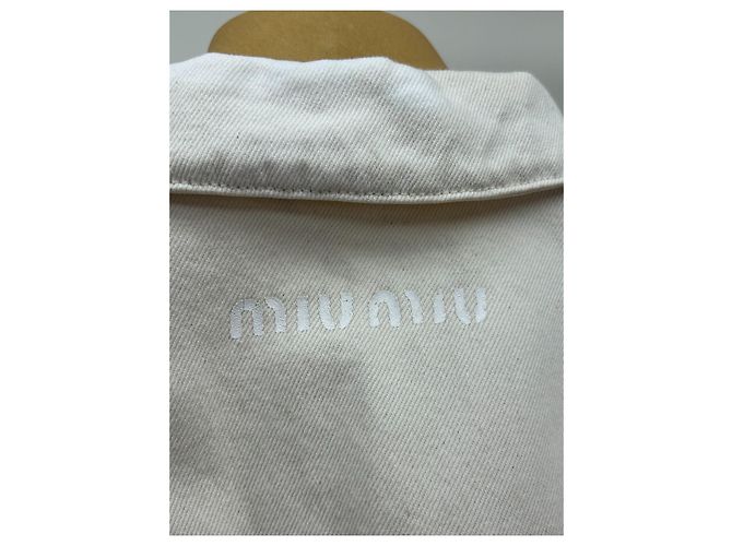 Miu Miu Kurze Jacke aus beige Denim - Ansicht 4