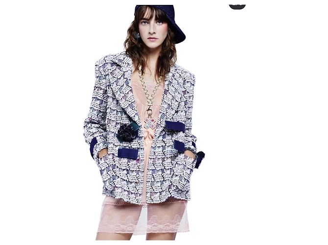 Chanel Tweed Jacke mit abnehmbarer Kamelie - Ansicht 2