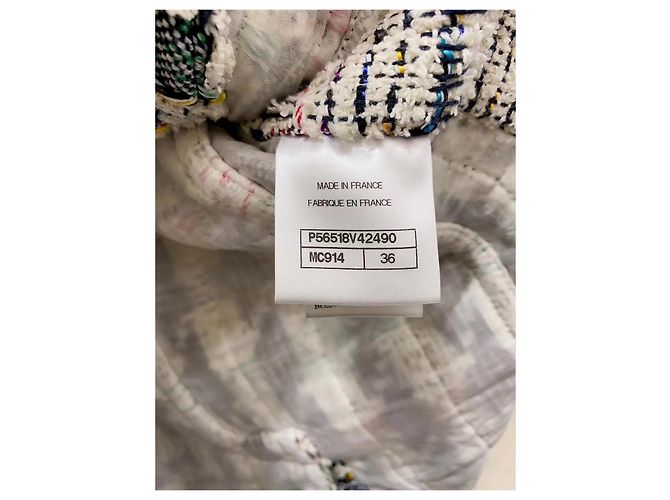Chanel Tweed Jacke mit abnehmbarer Kamelie - Ansicht 8
