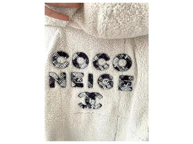 Cappotto Chanel in shearling con cappuccio - vista 4