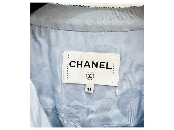 Chaqueta corta Chanel de tweed azul con mangas abullonadas - vista 2