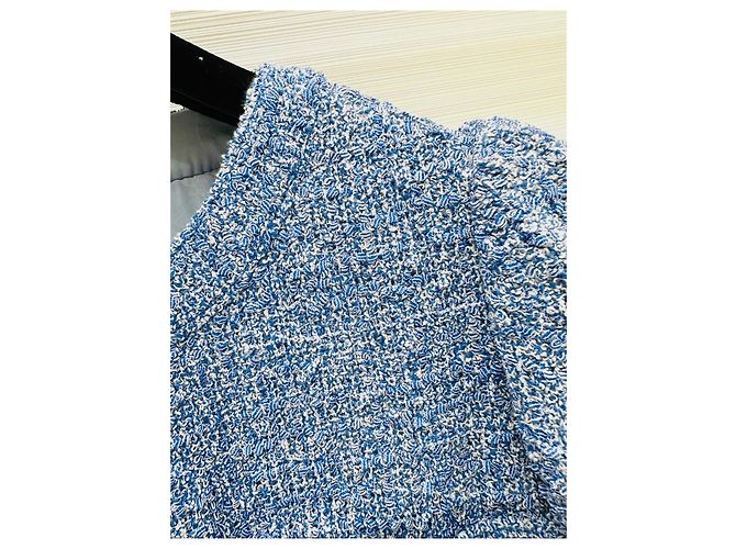 Chaqueta corta Chanel de tweed azul con mangas abullonadas - vista 3