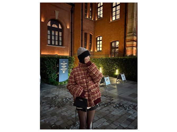 Chanel Coco Neige Tweed Daunenjacke - Ansicht 9