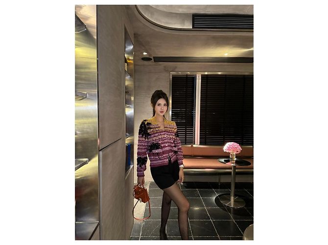 Chanel Color-Block Cardigan mit Paillettenstickerei - Ansicht 9