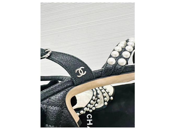 Sandali Chanel in Pelle con Cinturino alla Caviglia di Perle - vista 4