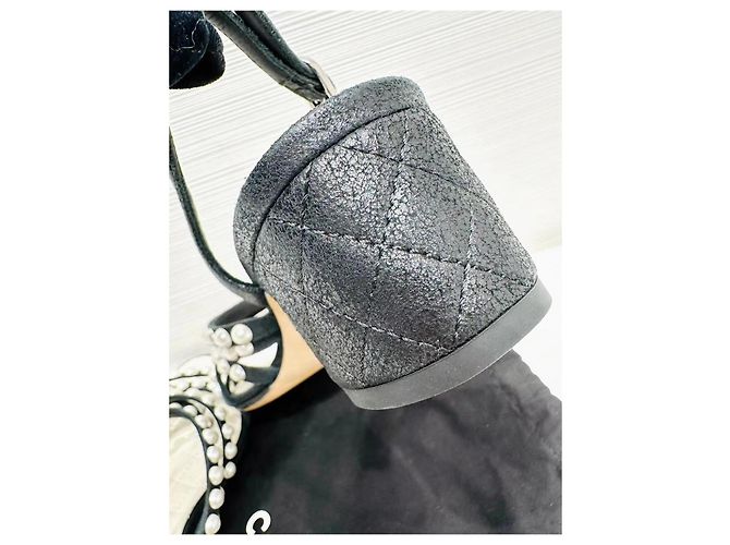 Sandali Chanel in Pelle con Cinturino alla Caviglia di Perle - vista 5