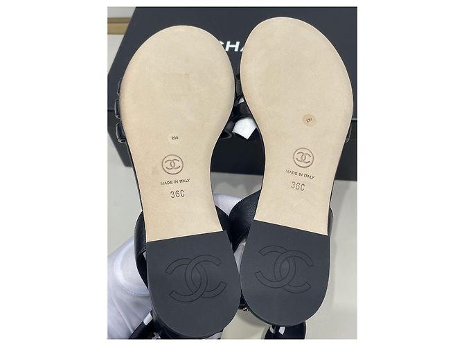 Sandali Chanel Neri in Tessuto con Nastro Double C Taglia 36 - vista 4