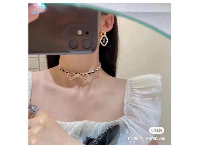 Orecchini Chanel Motivo a scacchi bianco e nero Metallo - vista 5