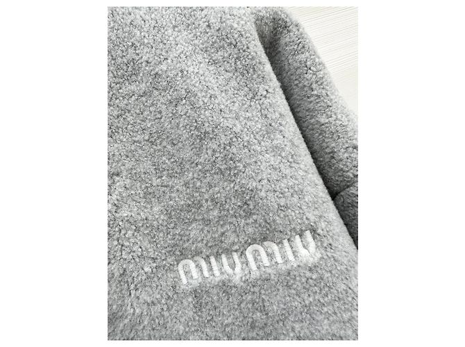 Miu Miu Oversized Fleecejacke mit Pelzkragen Grau - Ansicht 4