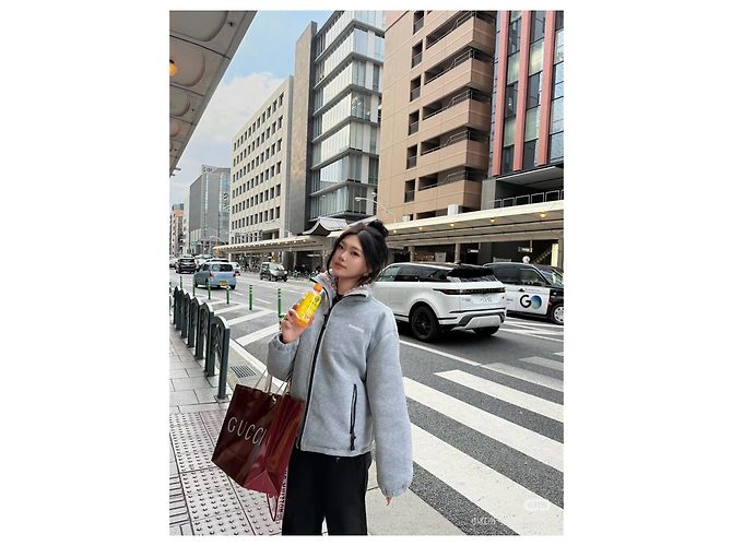 Miu Miu Oversized Fleecejacke mit Pelzkragen Grau - Ansicht 8
