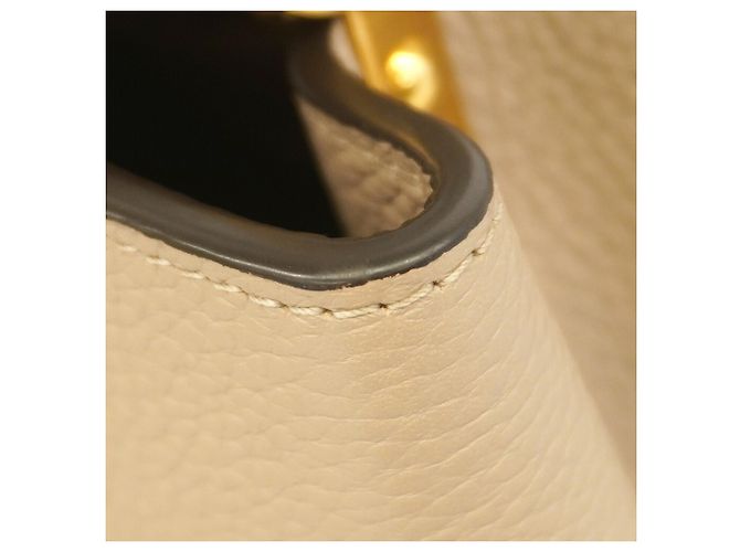 Borsa Louis Vuitton Capucines BB - vista 8