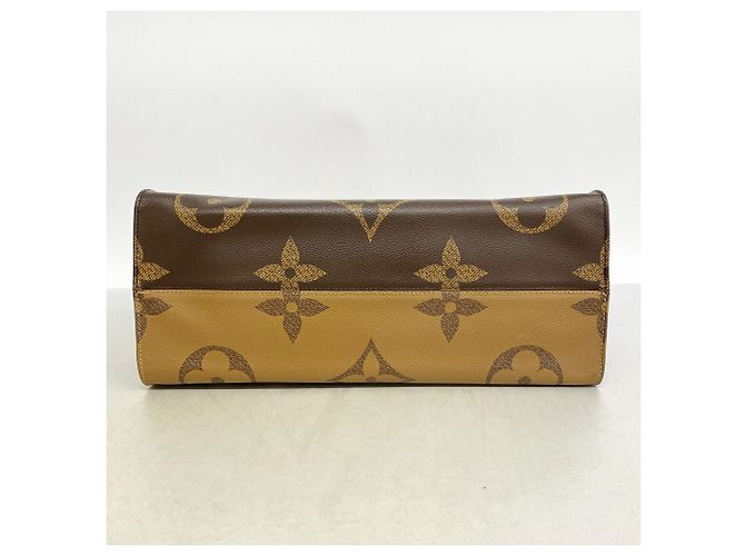 Borsa Tote Louis Vuitton Monogram Giant Reverse OnTheGo GM - vista 3
