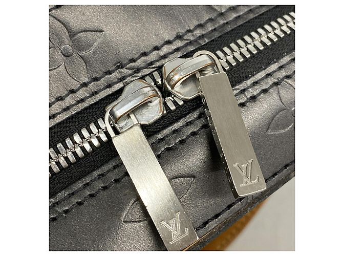 Borsa Louis Vuitton Monogram Mat Shelton - vista 12