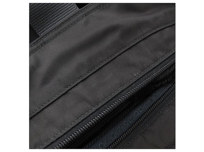 Prada BR4376 2-Way Nylon Handtasche mit Logo-Hardware - Ansicht 9