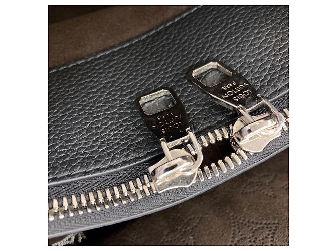 Borsa Louis Vuitton Mahina Bella - vista 10