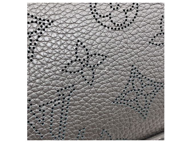 Borsa Louis Vuitton Mahina Bella - vista 15