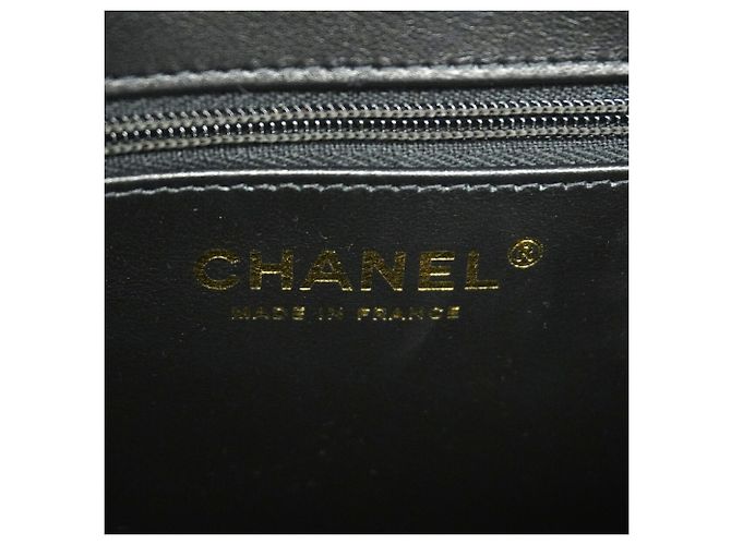 Borsa a tracolla Chanel Matelassé con catena - vista 5