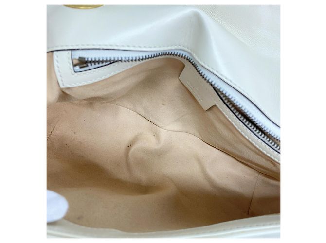 Borsa a tracolla Gucci GG Marmont in Ivory - vista 4
