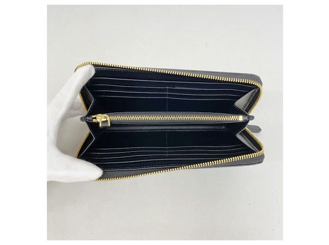 Cartera larga de piel negra de Prada - vista 3