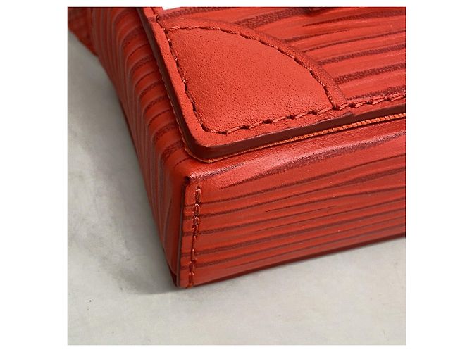 Borsa a tracolla Louis Vuitton in pelle Epi - vista 6