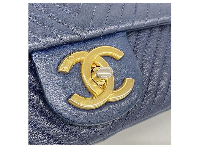 Borsa a tracolla Chanel in pelle blu navy - vista 10