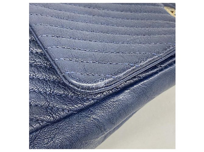 Borsa a tracolla Chanel in pelle blu navy - vista 8