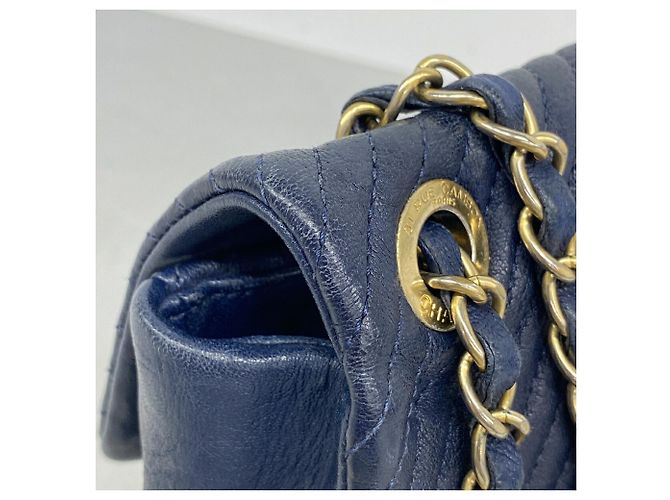 Borsa a tracolla Chanel in pelle blu navy - vista 9