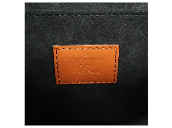 Borsa a tracolla Louis Vuitton Monogram Reverse Dauphine MM - vista 5