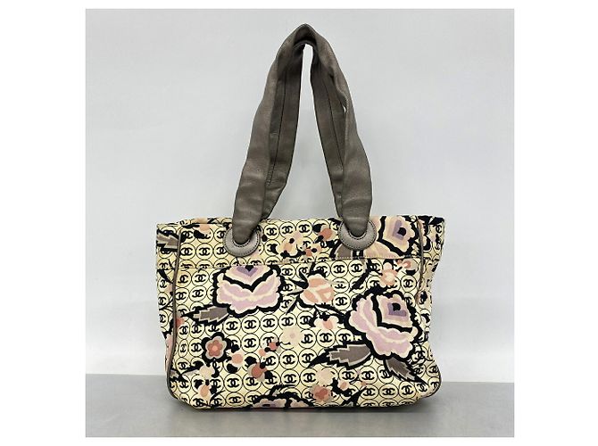 Chanel Camellia Shopper aus Canvas - Ansicht 10