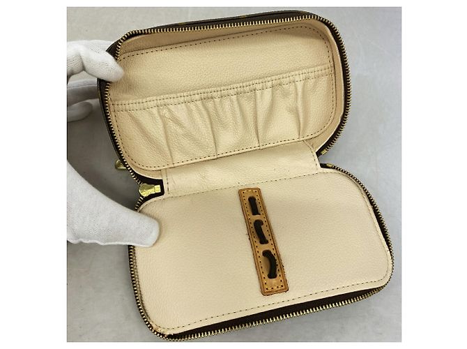 Astuccio Louis Vuitton Monogram Trouse Blush PM - vista 4