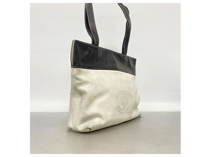 Borsa Tote Chanel in Pelle di Agnello - vista 2