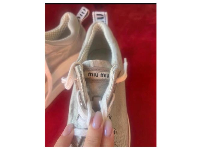 Sneakers Miu Miu in tela argento con zeppa - vista 12
