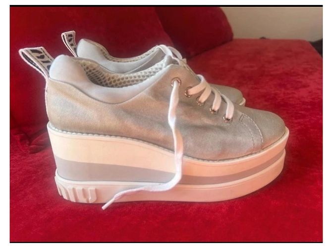 Sneakers Miu Miu in tela argento con zeppa - vista 14