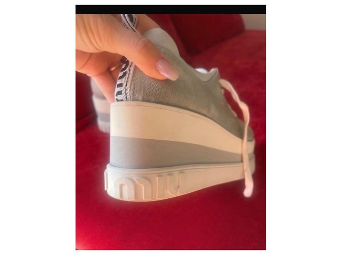 Sneakers Miu Miu in tela argento con zeppa - vista 15