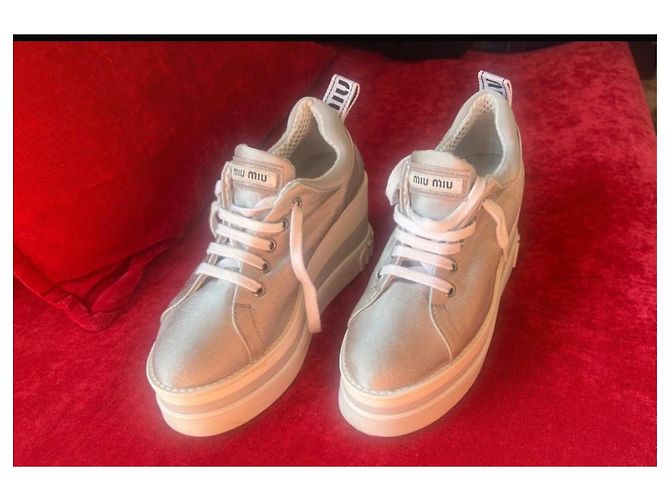 Sneakers Miu Miu in tela argento con zeppa - vista 18