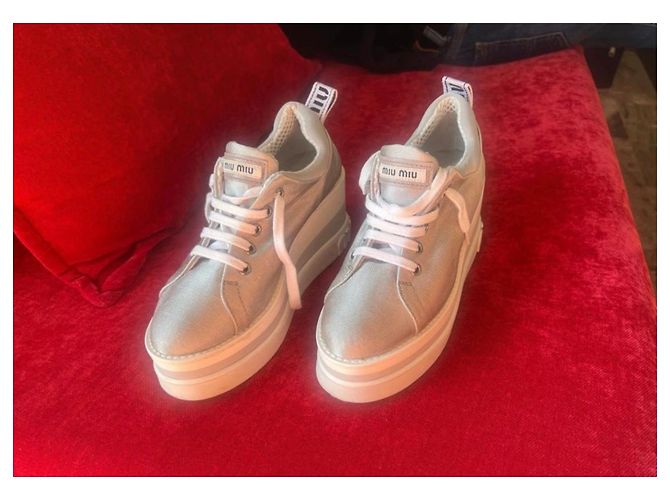 Sneakers Miu Miu in tela argento con zeppa - vista 2