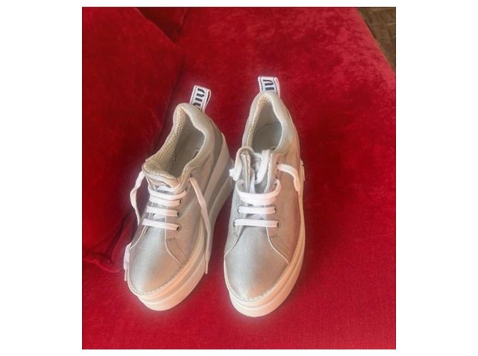 Sneakers Miu Miu in tela argento con zeppa - vista 5