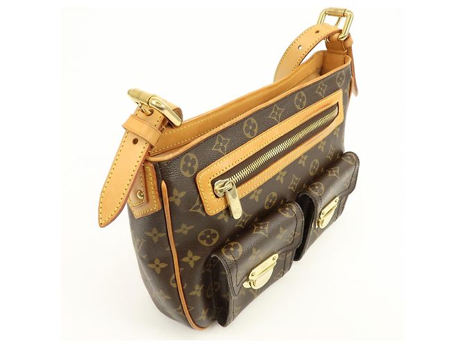 Louis Vuitton Hudson Monogram Canvas GM - vista 4