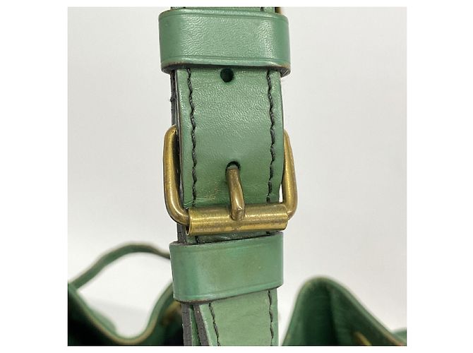 Noe Borsa a tracolla Louis Vuitton Epi Petit Noé - Borneo Green - vista 11