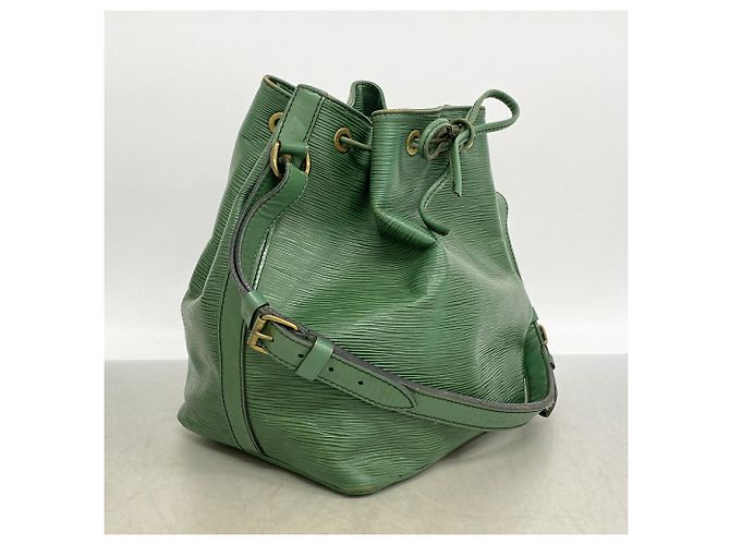 Noe Borsa a tracolla Louis Vuitton Epi Petit Noé - Borneo Green - vista 2