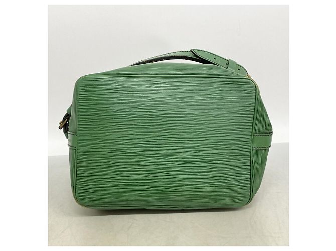 Noe Borsa a tracolla Louis Vuitton Epi Petit Noé - Borneo Green - vista 3