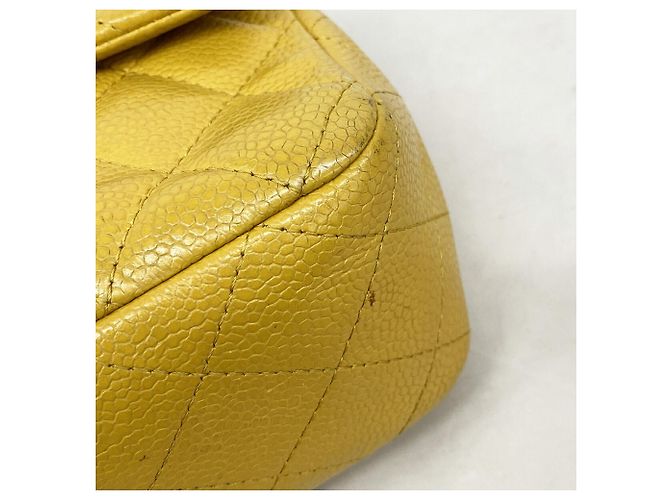 Chanel Mini Matelassé Schultertasche mit Kette - Ansicht 11
