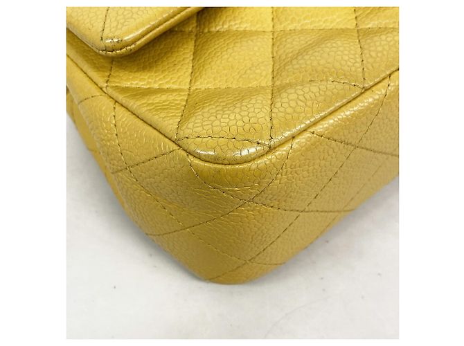 Chanel Mini Matelassé Schultertasche mit Kette - Ansicht 12