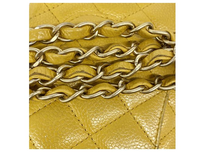 Chanel Mini Matelassé Schultertasche mit Kette - Ansicht 6